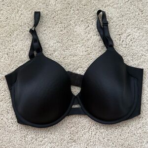 Warners underarm smoothing bra. Size 36DD. Like new.
